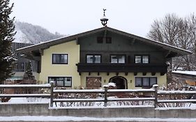 Landhaus-Appartements Warraich